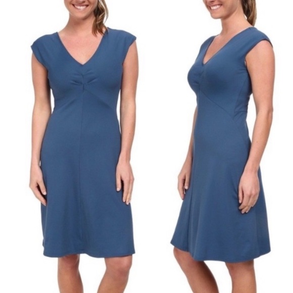 PATAGONIA dress. Blue / gray nylon and spandex stretch. Great for travel! Size M - Picture 2 of 6